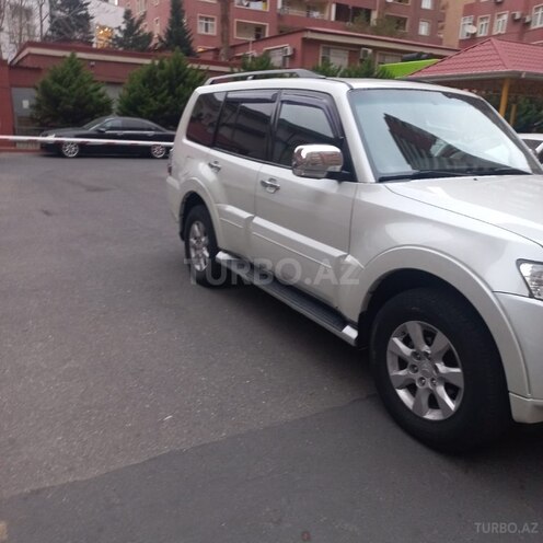 Mitsubishi Pajero 2010, 130,000 km - 3.5 л - Bakı