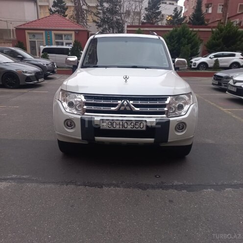 Mitsubishi Pajero 2010, 130,000 km - 3.5 л - Bakı