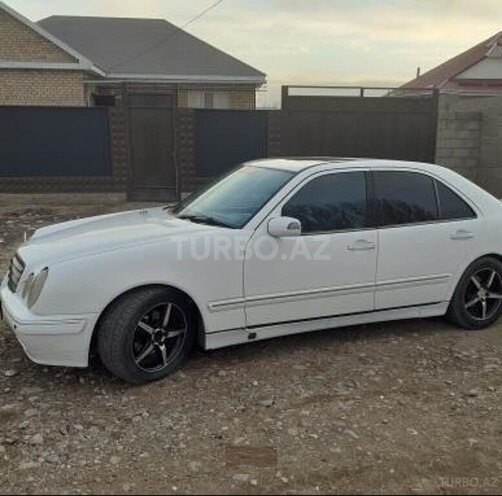 Mercedes E 270 1999, 324,000 km - 2.7 l - İmişli