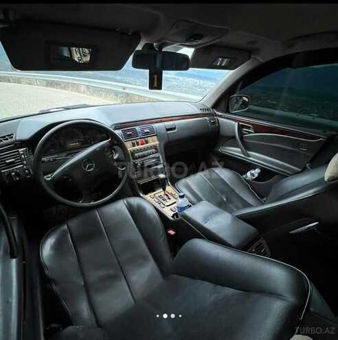 Mercedes E 270 1999, 324,000 km - 2.7 l - İmişli