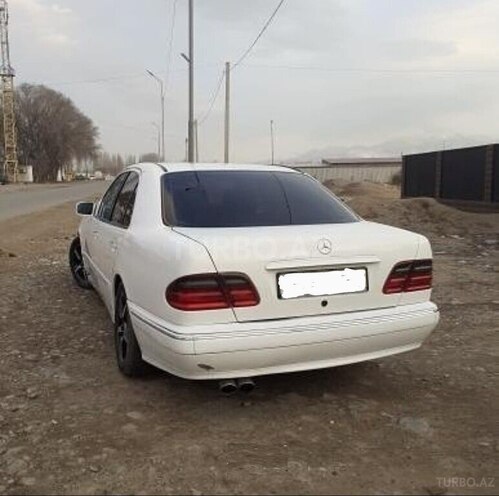 Mercedes E 270 1999, 324,000 km - 2.7 l - İmişli