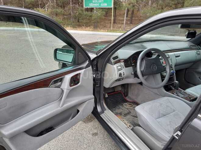 Mercedes E 230 1995, 257,000 km - 2.3 l - Gəncə