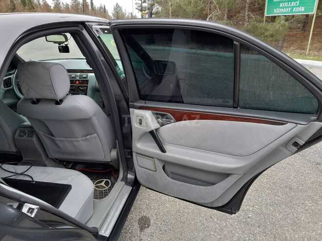Mercedes E 230 1995, 257,000 km - 2.3 l - Gəncə