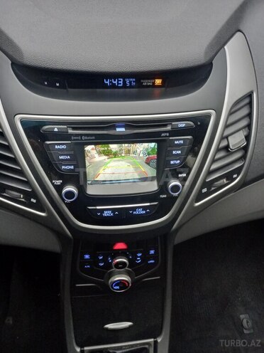 Hyundai Elantra 2015, 157,555 km - 1.8 l - Bakı