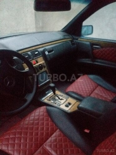Mercedes E 240 1999, 316,507 km - 2.4 l - Bakı