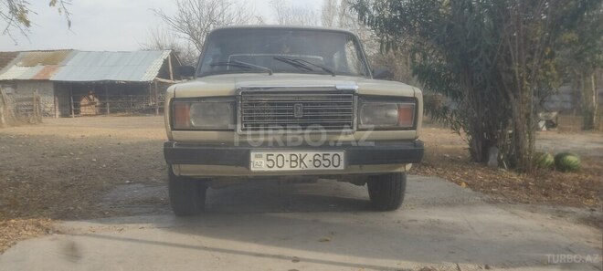 LADA (VAZ) 2107 1983, 30,000 km - 1.6 l - Ucar