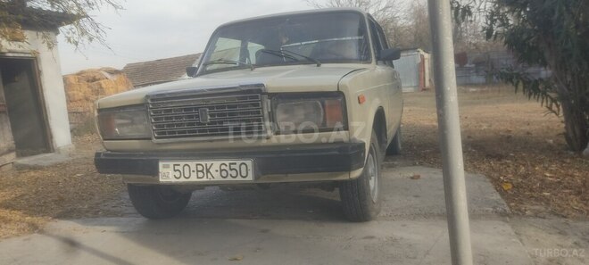 LADA (VAZ) 2107 1983, 30,000 km - 1.6 l - Ucar