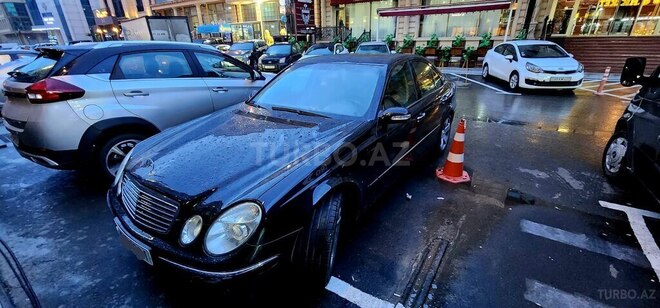 Mercedes E 240 2003, 303,000 km - 2.4 l - Bakı