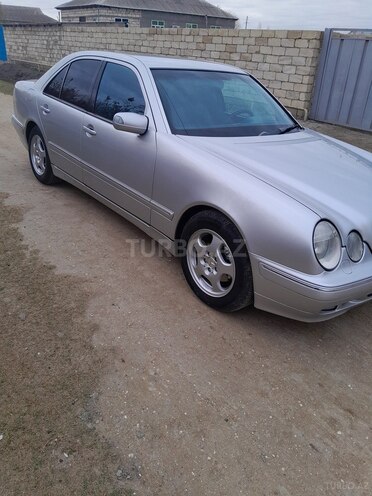Mercedes E 240 2001, 285,000 km - 2.4 l - Şirvan
