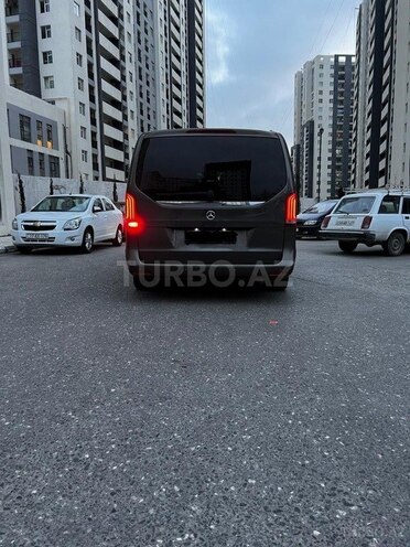 Mercedes V 220 2015, 271,000 km - 2.1 l - Bakı