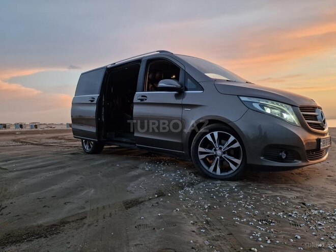 Mercedes V 220 2015, 271,000 km - 2.1 l - Bakı