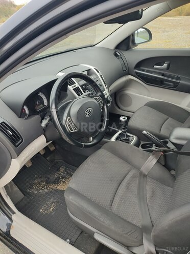 Kia Ceed 2008, 173,200 km - 1.6 л - Salyan