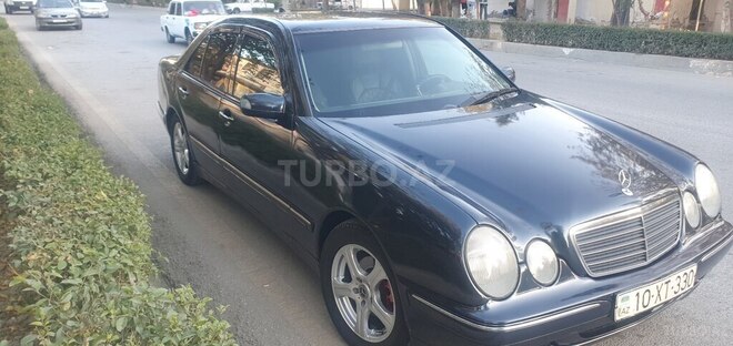 Mercedes E 240 2000, 391,000 km - 2.4 l - Yevlax