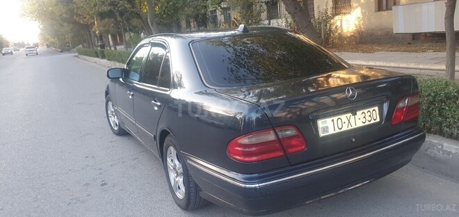 Mercedes E 240 2000, 391,000 km - 2.4 l - Yevlax