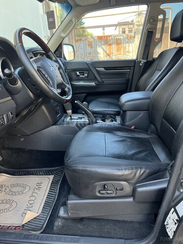 Mitsubishi Pajero 2015, 170,000 km - 3.0 л - Bakı