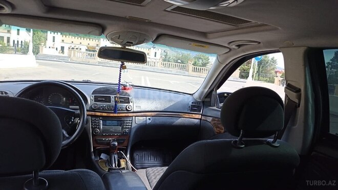 Mercedes E 220 2002, 421,365 km - 2.2 l - Qəbələ
