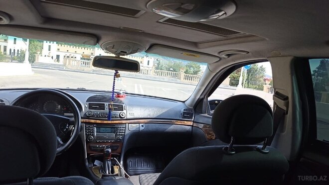 Mercedes E 220 2002, 421,365 km - 2.2 l - Qəbələ