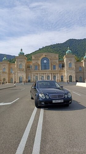 Mercedes E 220 2002, 421,365 km - 2.2 l - Qəbələ