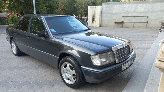 Mercedes E 230 1991, 230,000 km - 2.3 л - Zaqatala