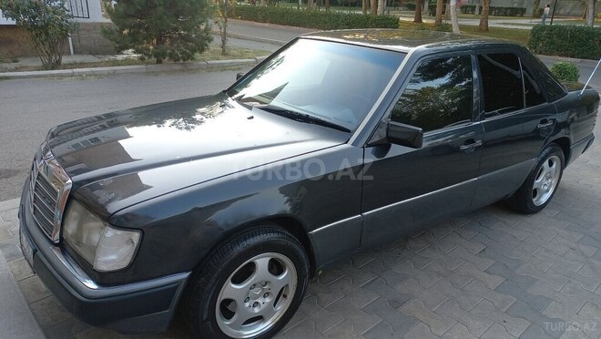 Mercedes E 230 1991, 230,000 km - 2.3 л - Zaqatala
