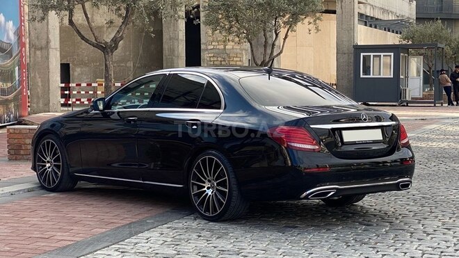 Mercedes E 220 2017, 292,000 km - 2.2 l - Bakı