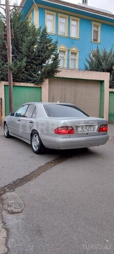 Mercedes E 240 1998, 130,000 km - 2.4 l - Bakı