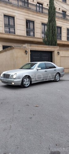 Mercedes E 240 1998, 130,000 km - 2.4 l - Bakı