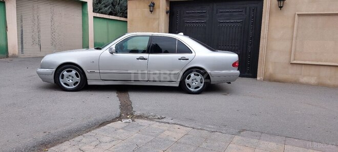 Mercedes E 240 1998, 130,000 km - 2.4 l - Bakı