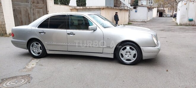 Mercedes E 240 1998, 130,000 km - 2.4 l - Bakı