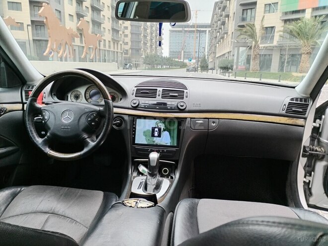 Mercedes E 220 2004, 528,083 km - 2.2 l - Bakı