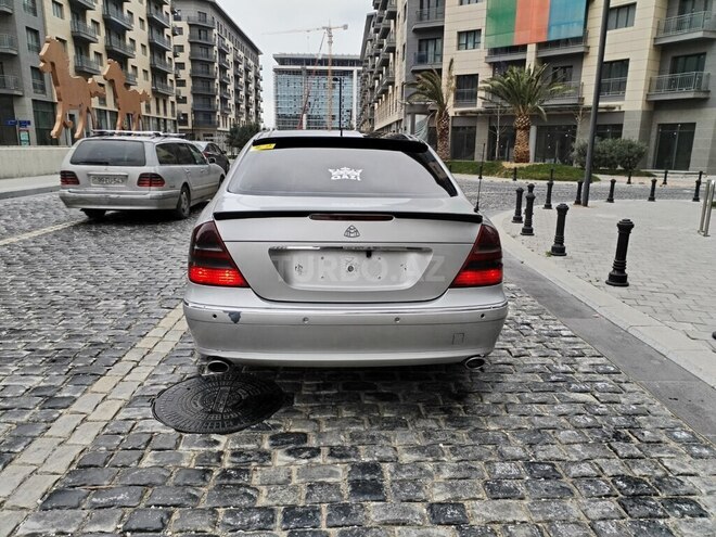 Mercedes E 220 2004, 528,083 km - 2.2 l - Bakı