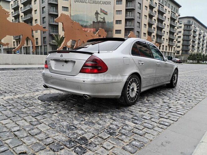 Mercedes E 220 2004, 528,083 km - 2.2 l - Bakı