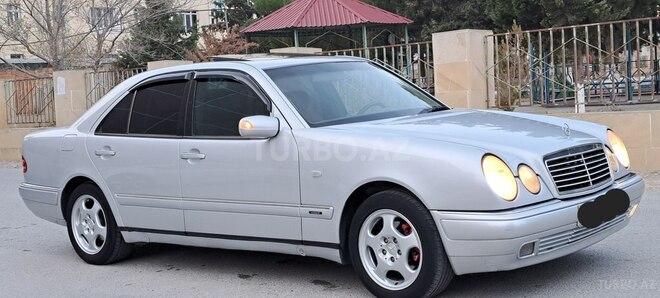 Mercedes E 240 1999, 384,000 km - 2.4 l - Sumqayıt