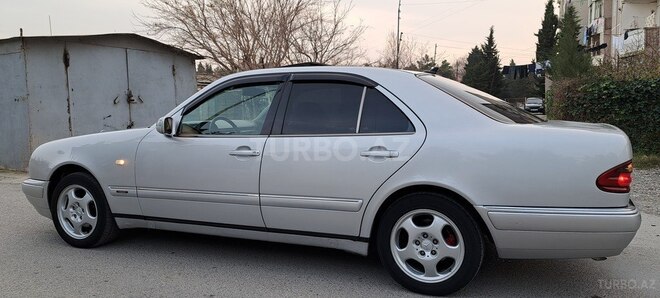 Mercedes E 240 1999, 384,000 km - 2.4 l - Sumqayıt