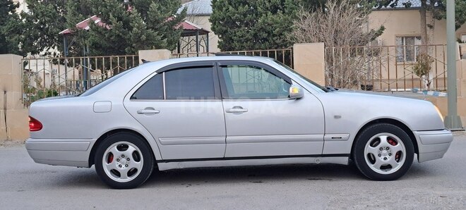 Mercedes E 240 1999, 384,000 km - 2.4 l - Sumqayıt