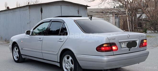 Mercedes E 240 1999, 384,000 km - 2.4 l - Sumqayıt