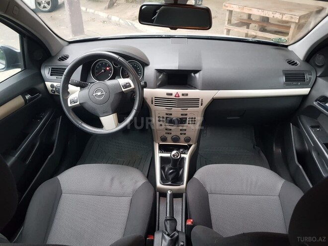 Opel Astra 2009, 130,000 km - 1.4 l - Bakı