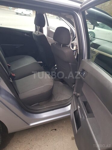 Opel Astra 2009, 130,000 km - 1.4 l - Bakı