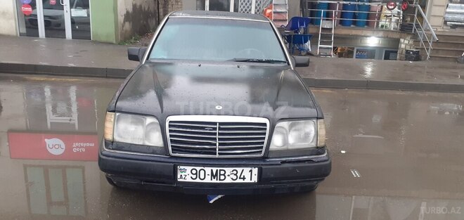 Mercedes E 280 1993, 325,680 km - 2.8 l - Xudat