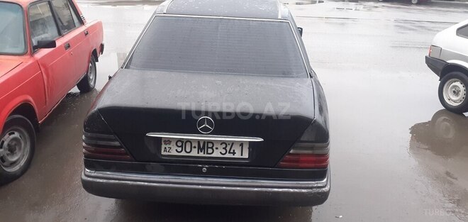 Mercedes E 280 1993, 325,680 km - 2.8 l - Xudat