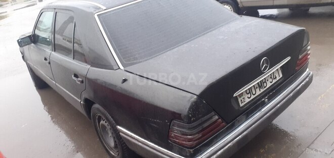Mercedes E 280 1993, 325,680 km - 2.8 l - Xudat