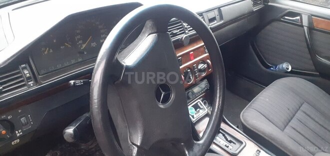 Mercedes E 280 1993, 325,680 km - 2.8 l - Xudat
