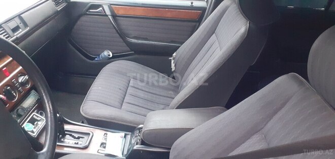 Mercedes E 280 1993, 325,680 km - 2.8 l - Xudat