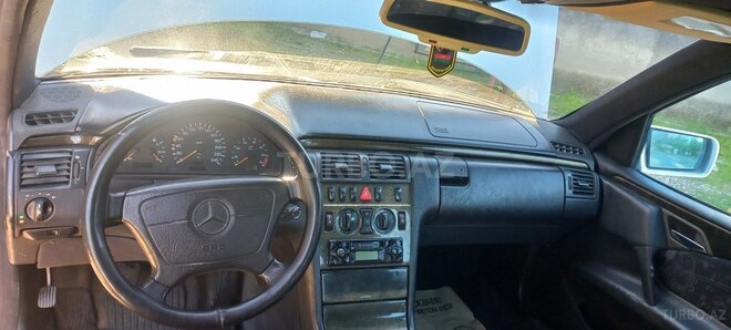 Mercedes E 200 1996, 250,000 km - 2.0 l - Masallı
