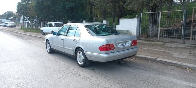 Mercedes E 200 1996, 250,000 km - 2.0 l - Masallı