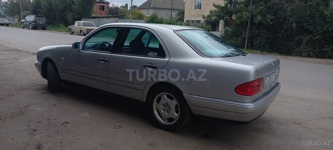 Mercedes E 200 1996, 250,000 km - 2.0 l - Masallı