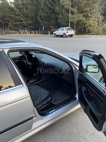 BMW 528 1998, 221,500 km - 2.8 l - Sumqayıt