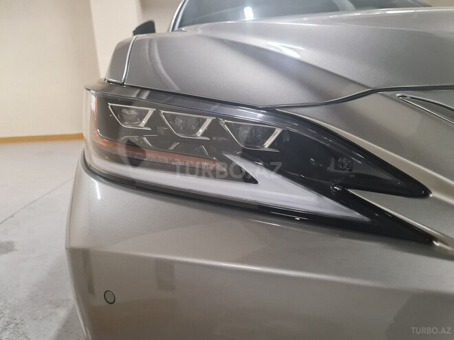 Lexus ES 300h 2021, 24,000 km - 2.5 l - Bakı