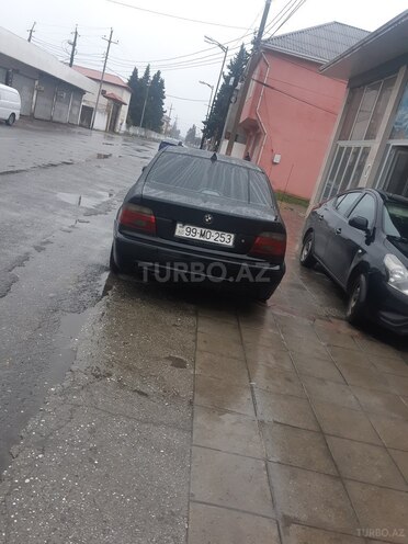 BMW 528 1998, 265,864 km - 2.8 l - Astara