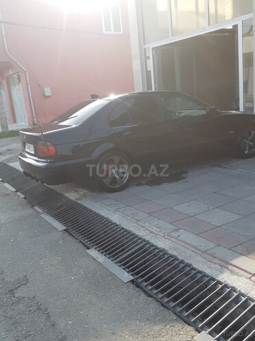 BMW 528 1998, 265,864 km - 2.8 l - Astara